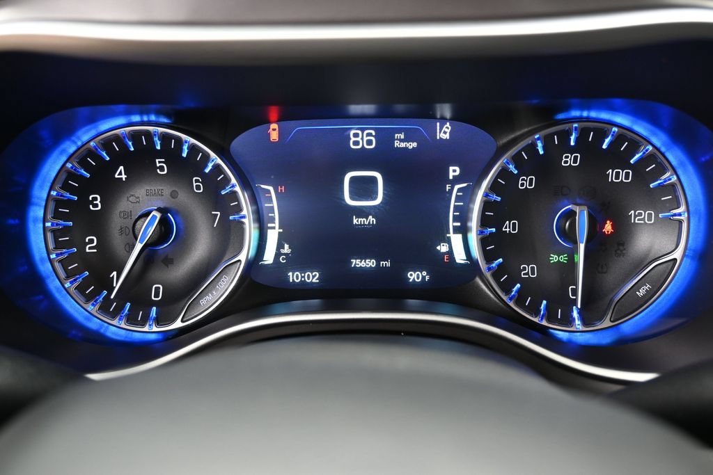 Used 2025 Chrysler Pacifica Select FWD image 22
