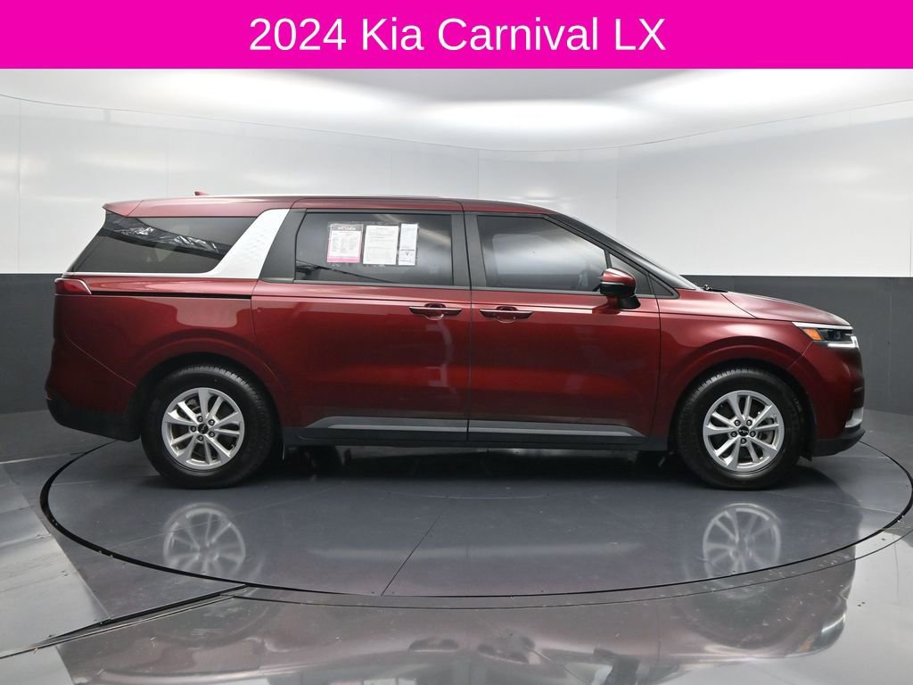 Used 2024 Kia Carnival LX image 4