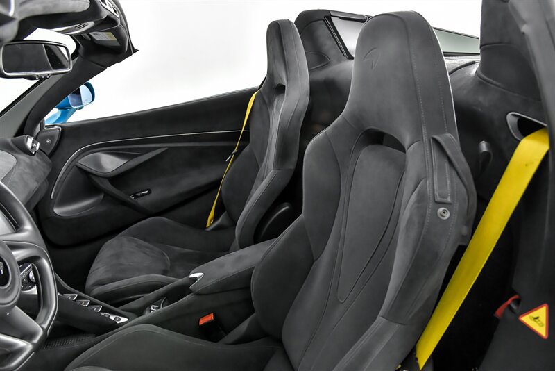 Used 2020 McLaren 720S Spider RWD image 17