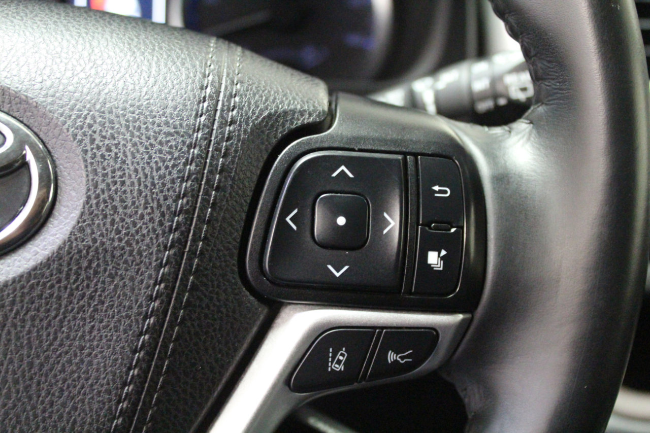 Used 2019 Toyota Highlander LE image 9