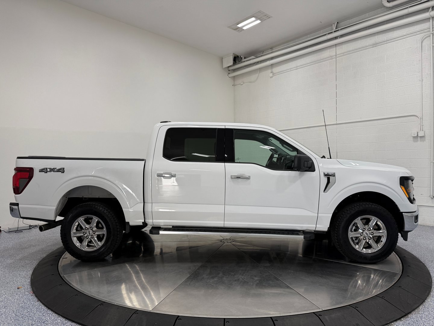 Used 2024 Ford F150 XLT w/ Mobile Office Package image 8