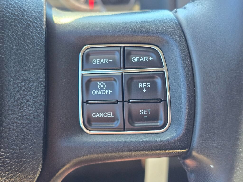Used 2015 RAM 1500 Classic SLT w/ SLT Plus D←cor Group AWD/4WD image 27