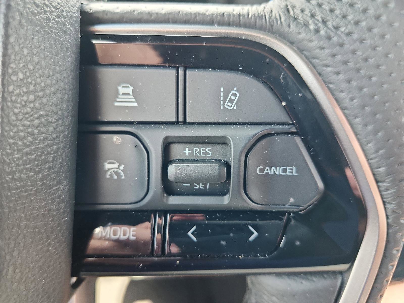 Used 2025 Toyota Sequoia Platinum image 32