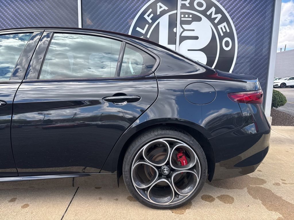Used 2023 Alfa Romeo Giulia Veloce image 14