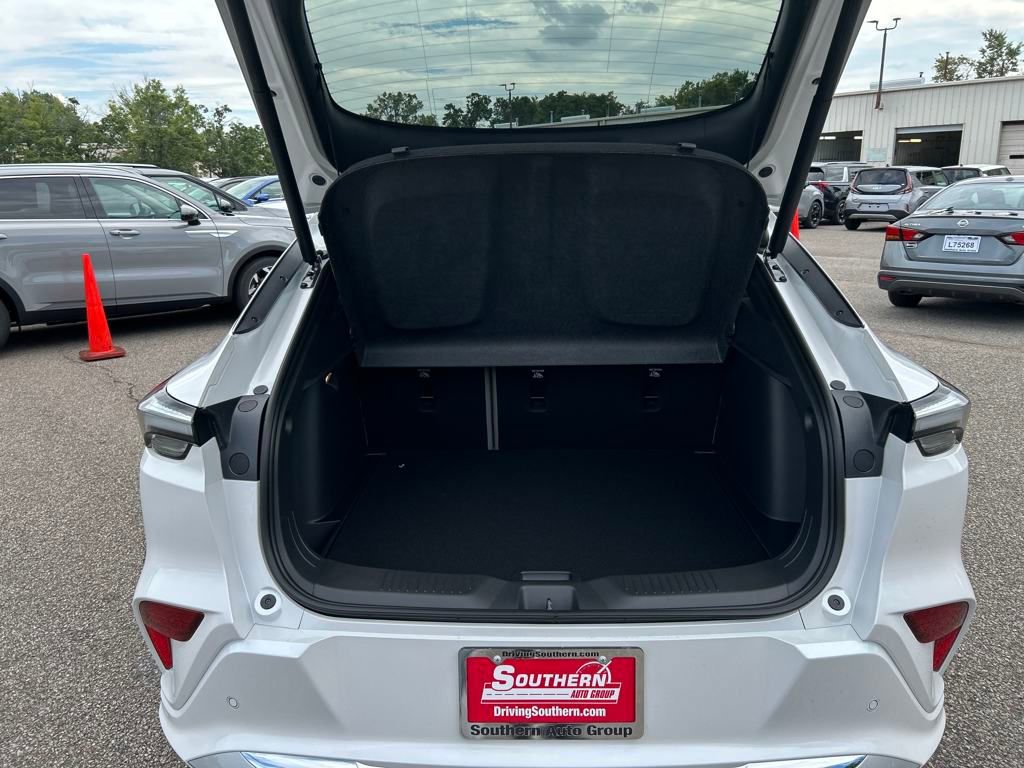 Used 2025 Buick Envista Avenir image 26