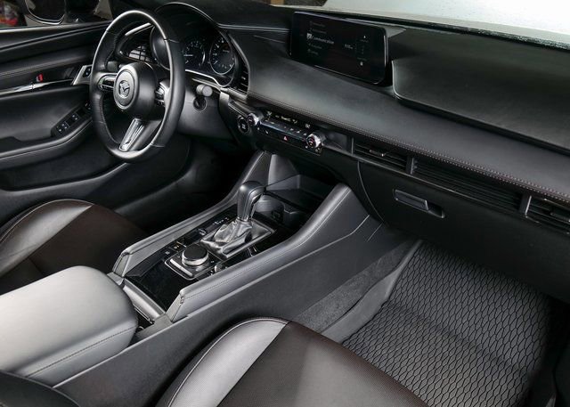 Used 2024 MAZDA MAZDA3 Hatchback w/Premium Plus Pkg image 12