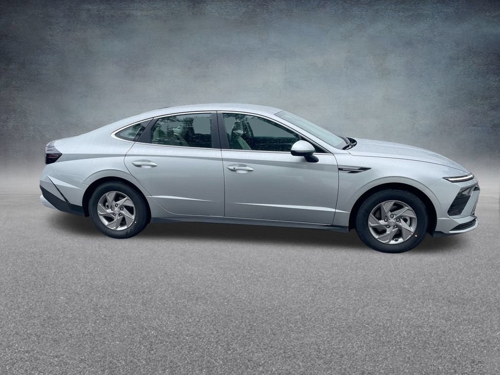 Used 2026 Hyundai Sonata SE FWD image 32