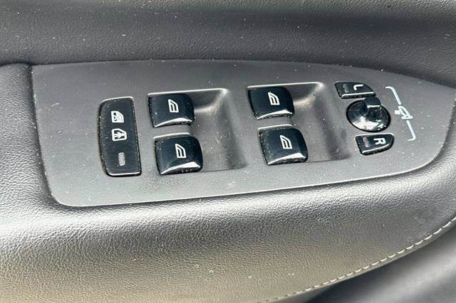 Certified 2023 Volvo XC90 T8 Plus image 11