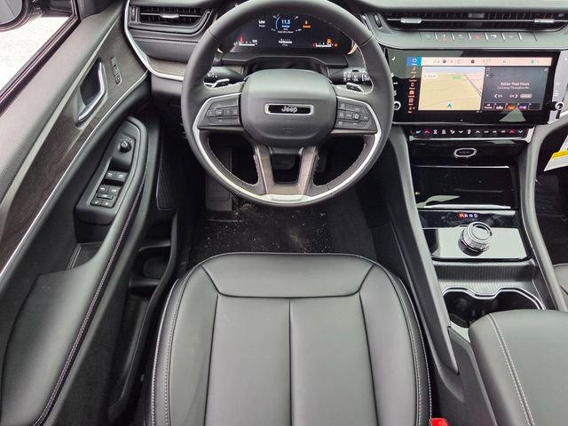 New 2026 Jeep Grand Cherokee Limited RWD image 13