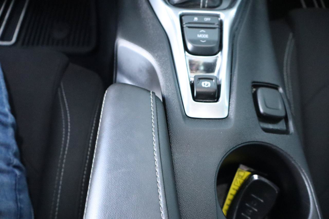 Used 2019 Chevrolet Camaro LT w/ Technology Package RWD image 20