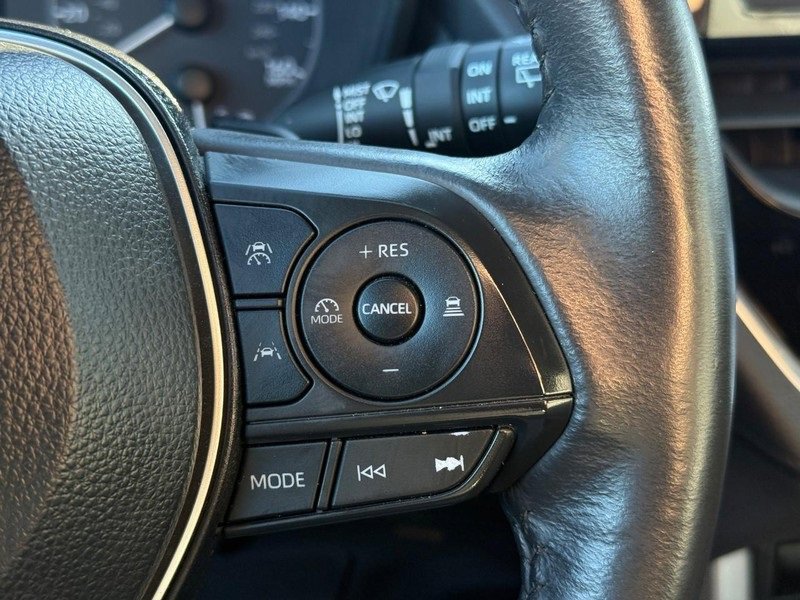 Used 2024 Toyota Corolla Cross SE w/ Moonroof Package image 21