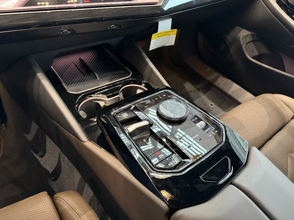 New 2026 BMW 530i xDrive w/ M Sport Package AWD/4WD image 10