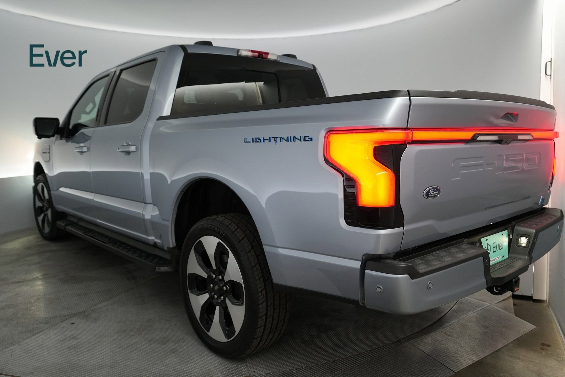 Used 2022 Ford F150 Lightning Platinum image 3