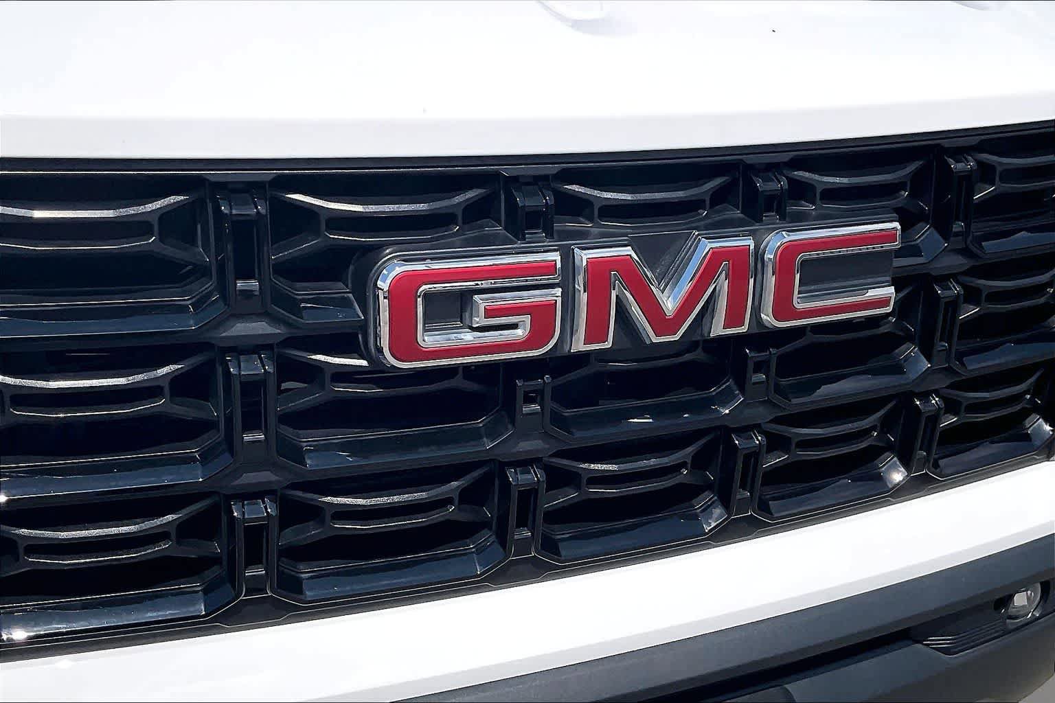 Used 2023 GMC Canyon Elevation w/ Elevation Premium Package RWD image 28