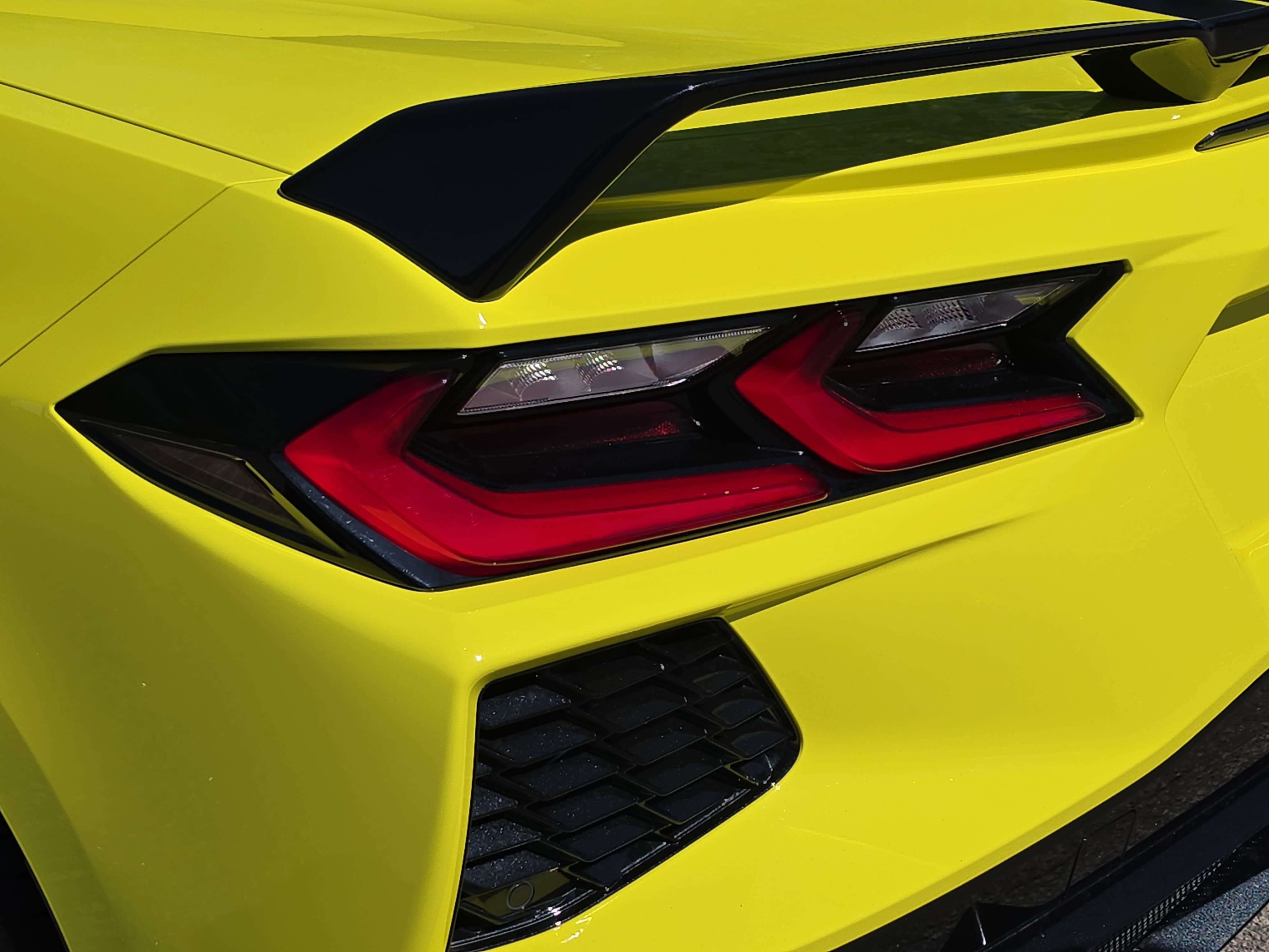 Used 2020 Chevrolet Corvette Stingray Premium Cpe w/ 3LT Preferred Equipment Group RWD image 30