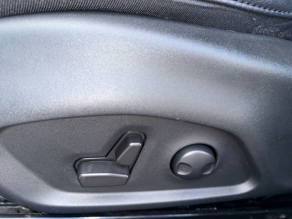 Used 2022 Jeep Compass Limited image 16