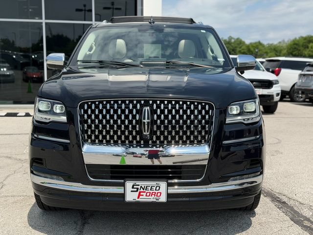 Used 2023 Lincoln Navigator Black Label AWD/4WD image 2