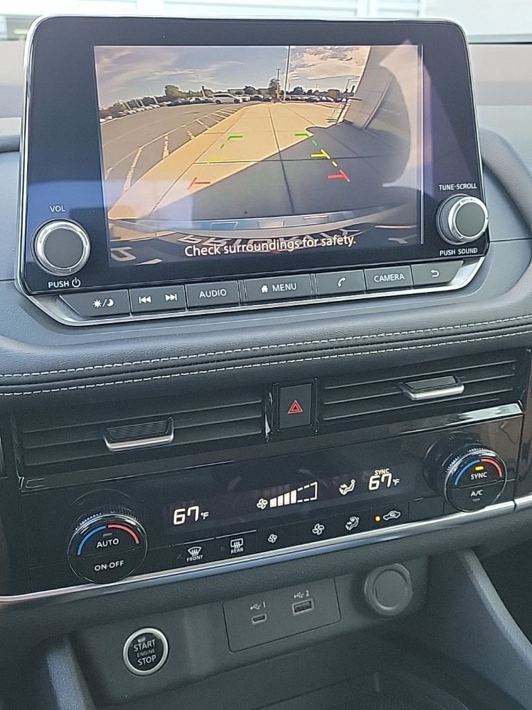 Used 2022 Nissan Rogue SV image 26