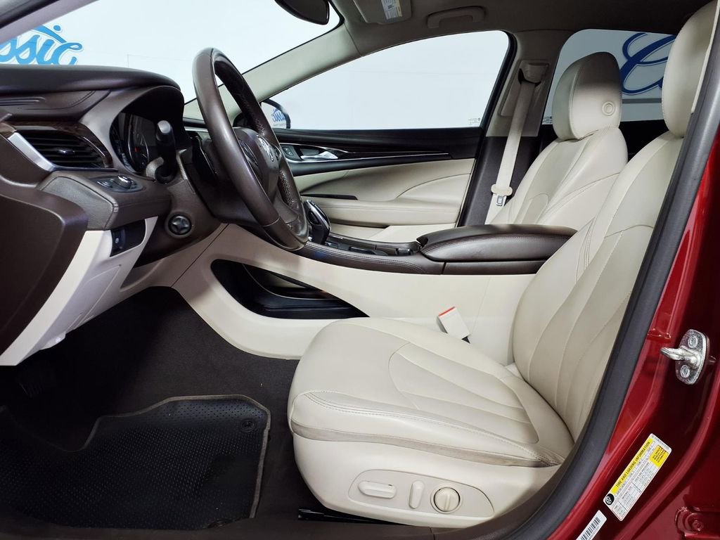 Used 2017 Buick LaCrosse Preferred image 9