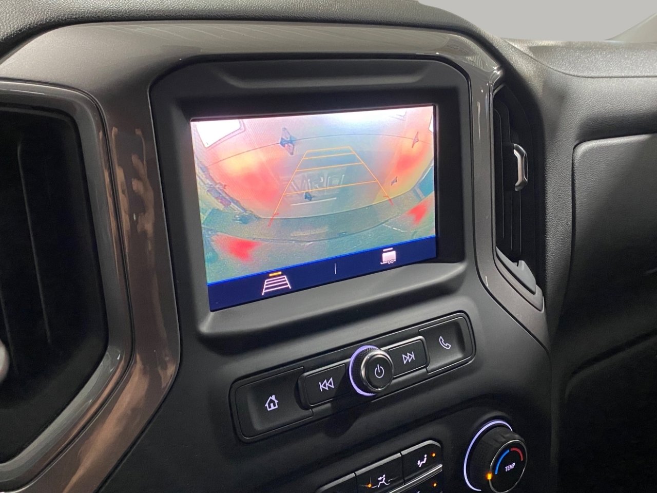 Used 2020 Chevrolet Silverado 1500 Custom w/ Custom Value Package image 16