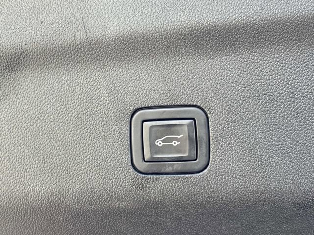 Used 2024 GMC Yukon AT4 w/ Technology Package image 14