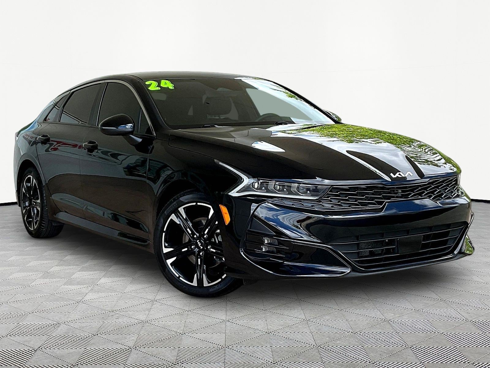 Used 2024 Kia K5 GT-Line w/ GT-Line Premium Package FWD image 3