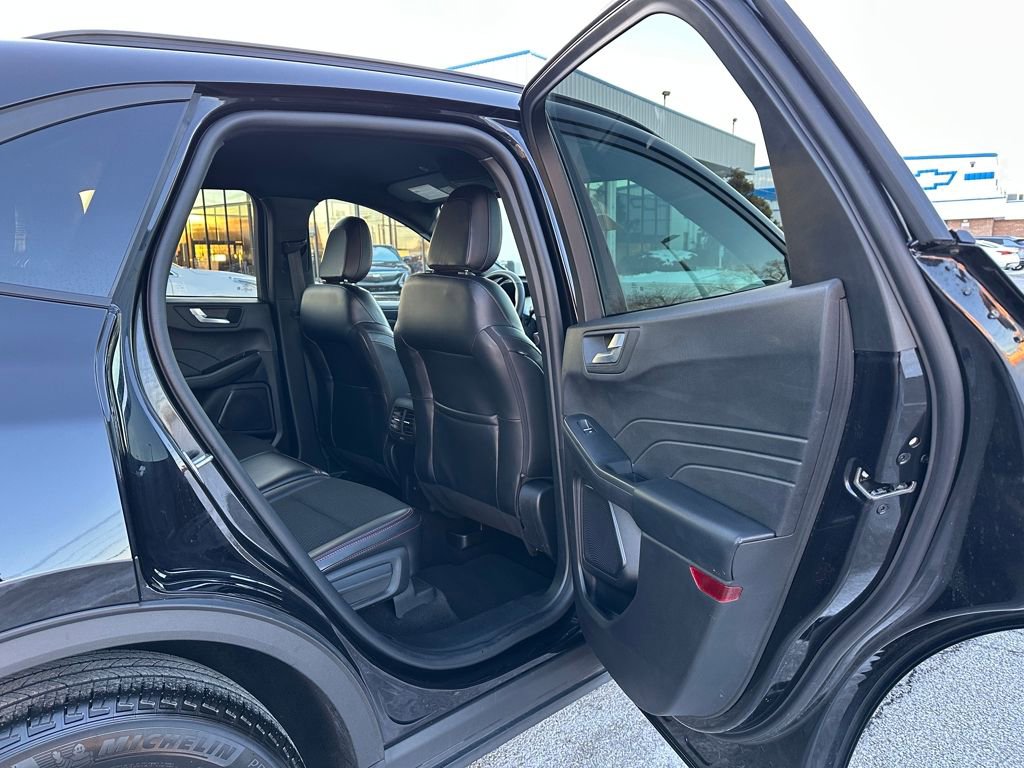Used 2025 Ford Escape ST-Line image 18