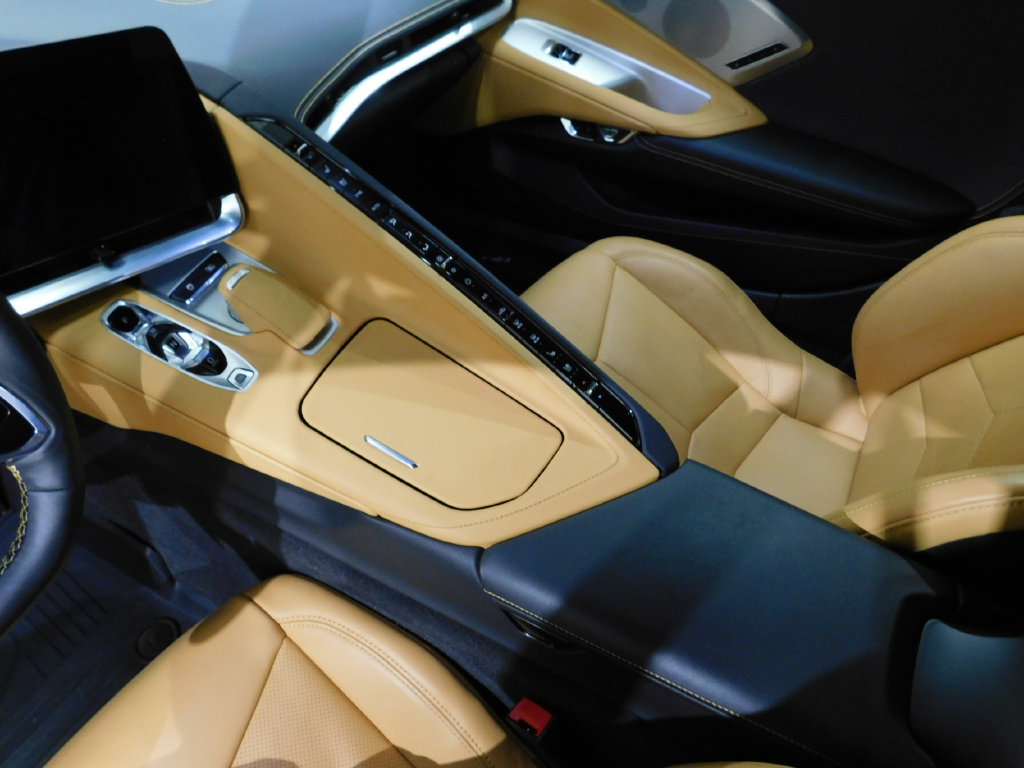 Used 2024 Chevrolet Corvette Stingray Preferred Cpe w/ Z51 Performance Package RWD image 71