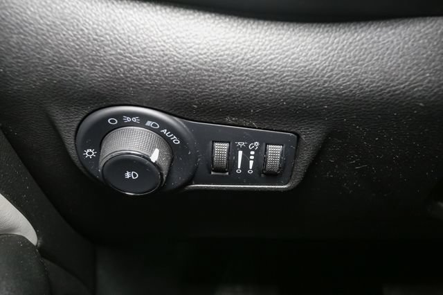 Used 2023 Jeep Compass Limited AWD/4WD image 34