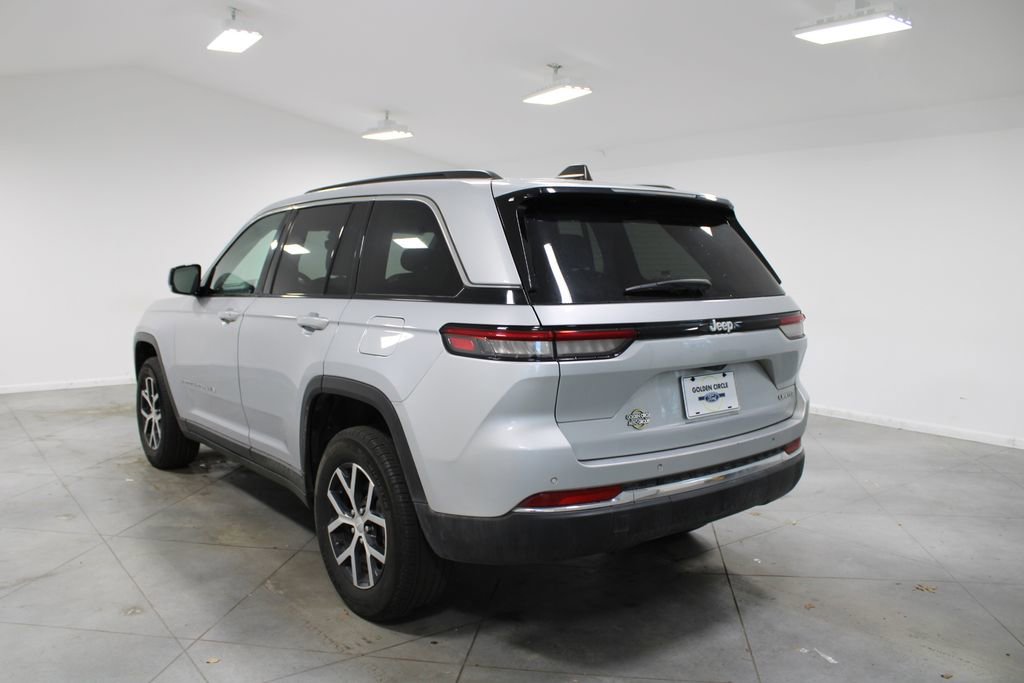Used 2024 Jeep Grand Cherokee Limited image 7