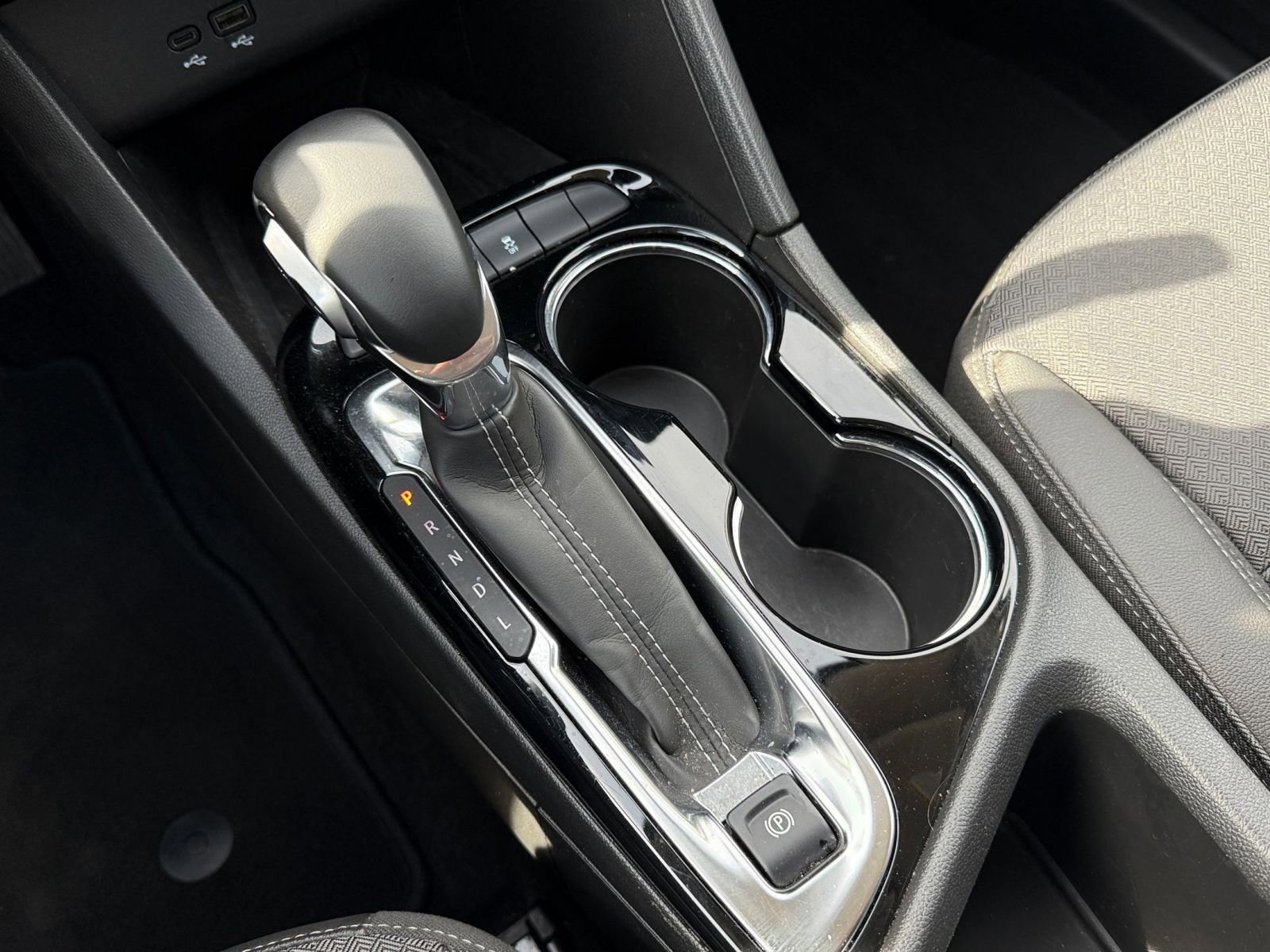 Used 2025 Buick Encore GX Preferred image 42