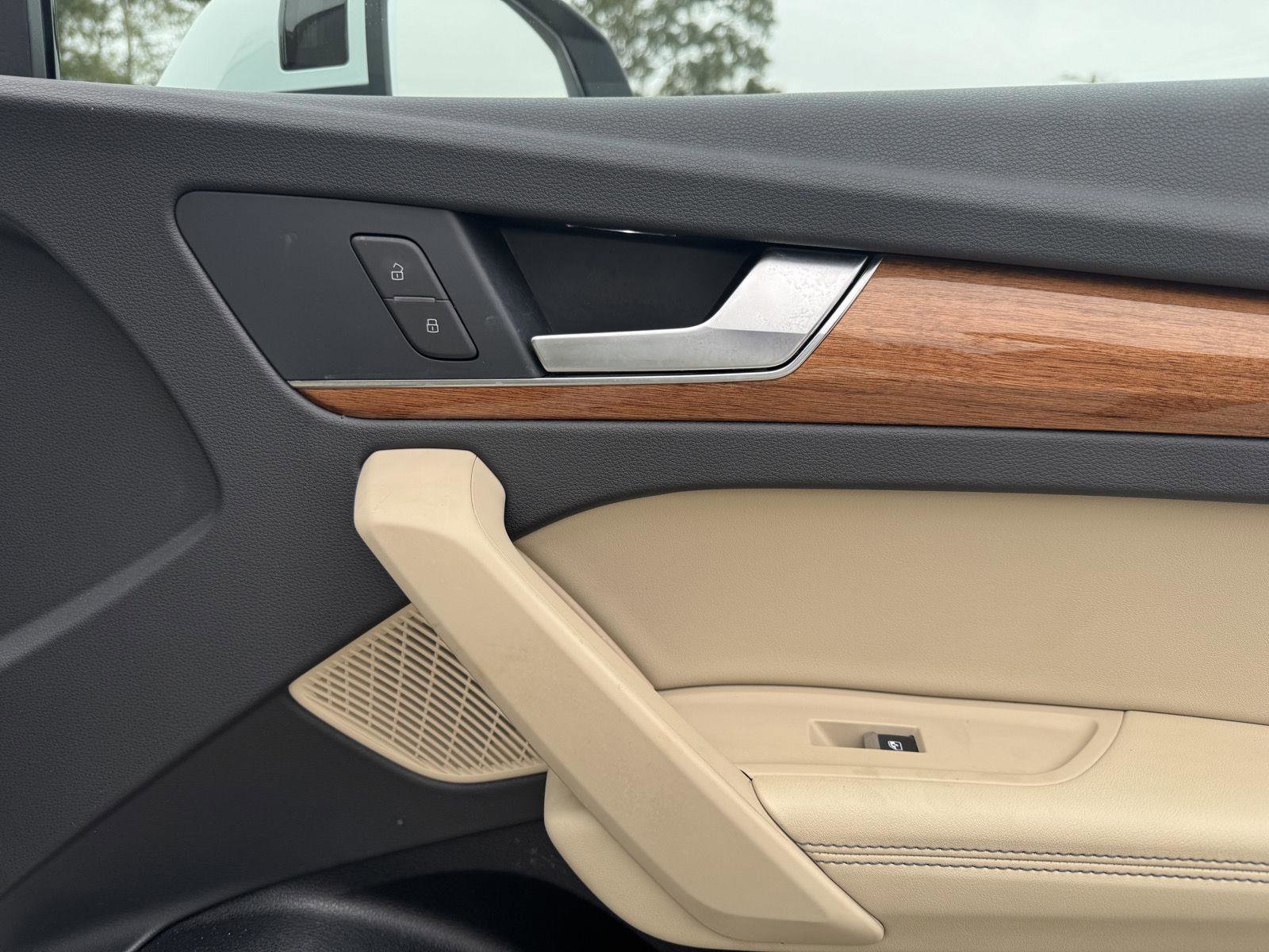 Used 2021 Audi Q5 Premium Plus image 28