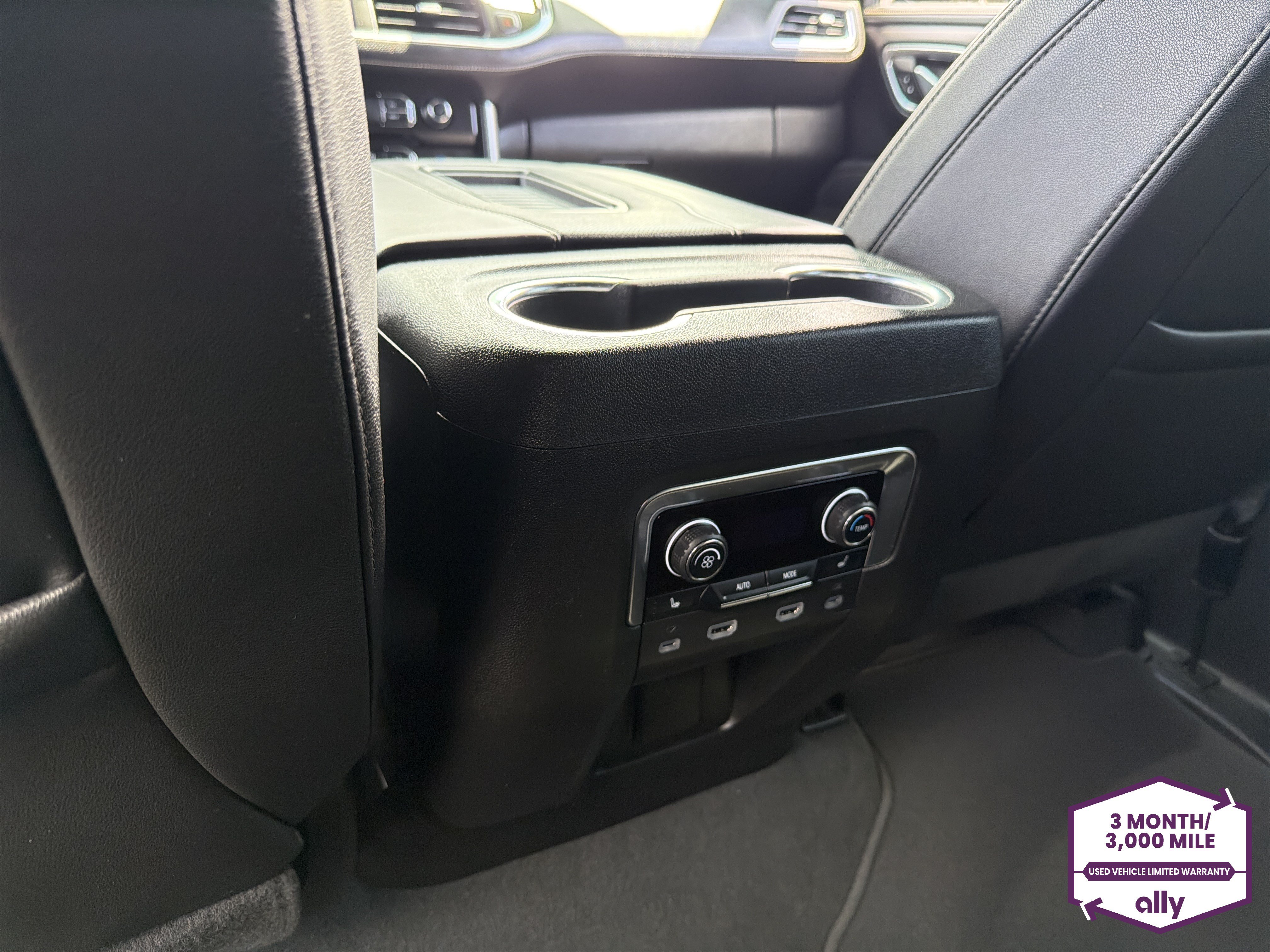 Used 2024 Chevrolet Suburban Premier AWD/4WD image 14