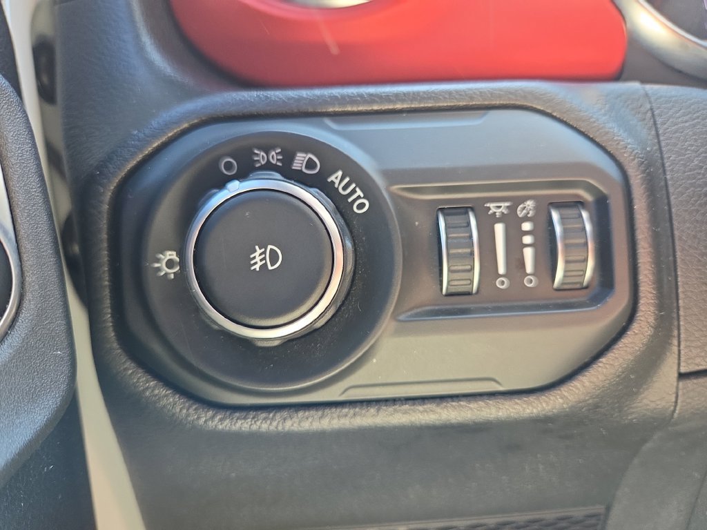 Used 2021 Jeep Wrangler Rubicon w/ Cold Weather Group AWD/4WD image 28