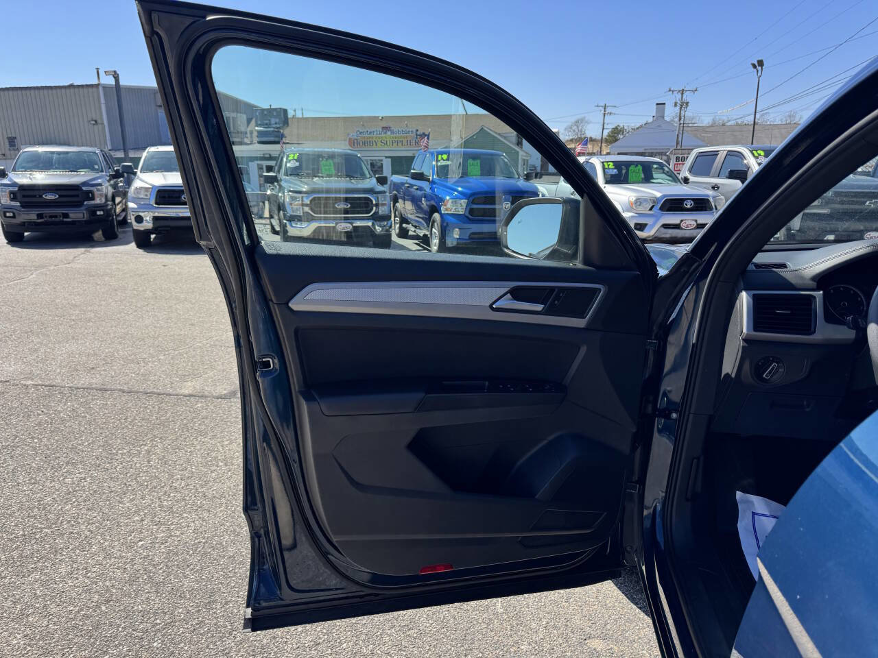 Used 2020 Volkswagen Atlas Cross Sport S image 16