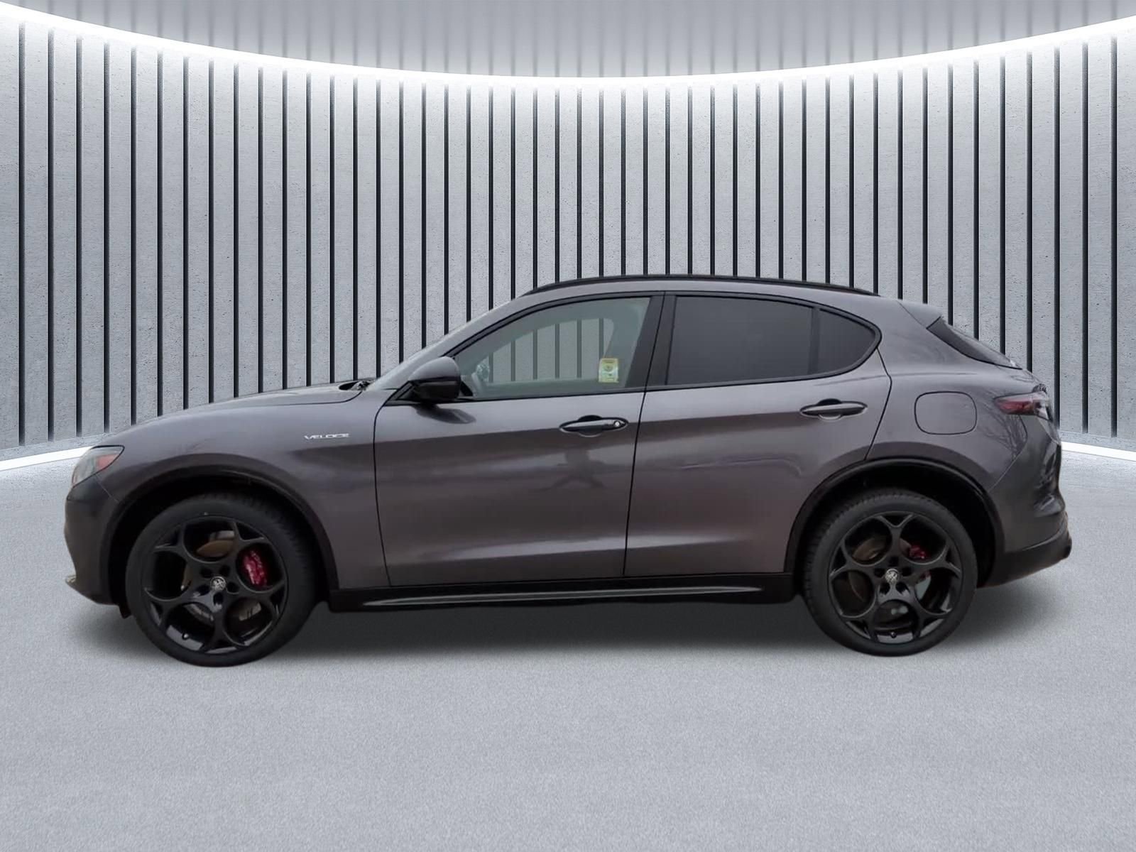 Used 2024 Alfa Romeo Stelvio Veloce AWD/4WD image 14