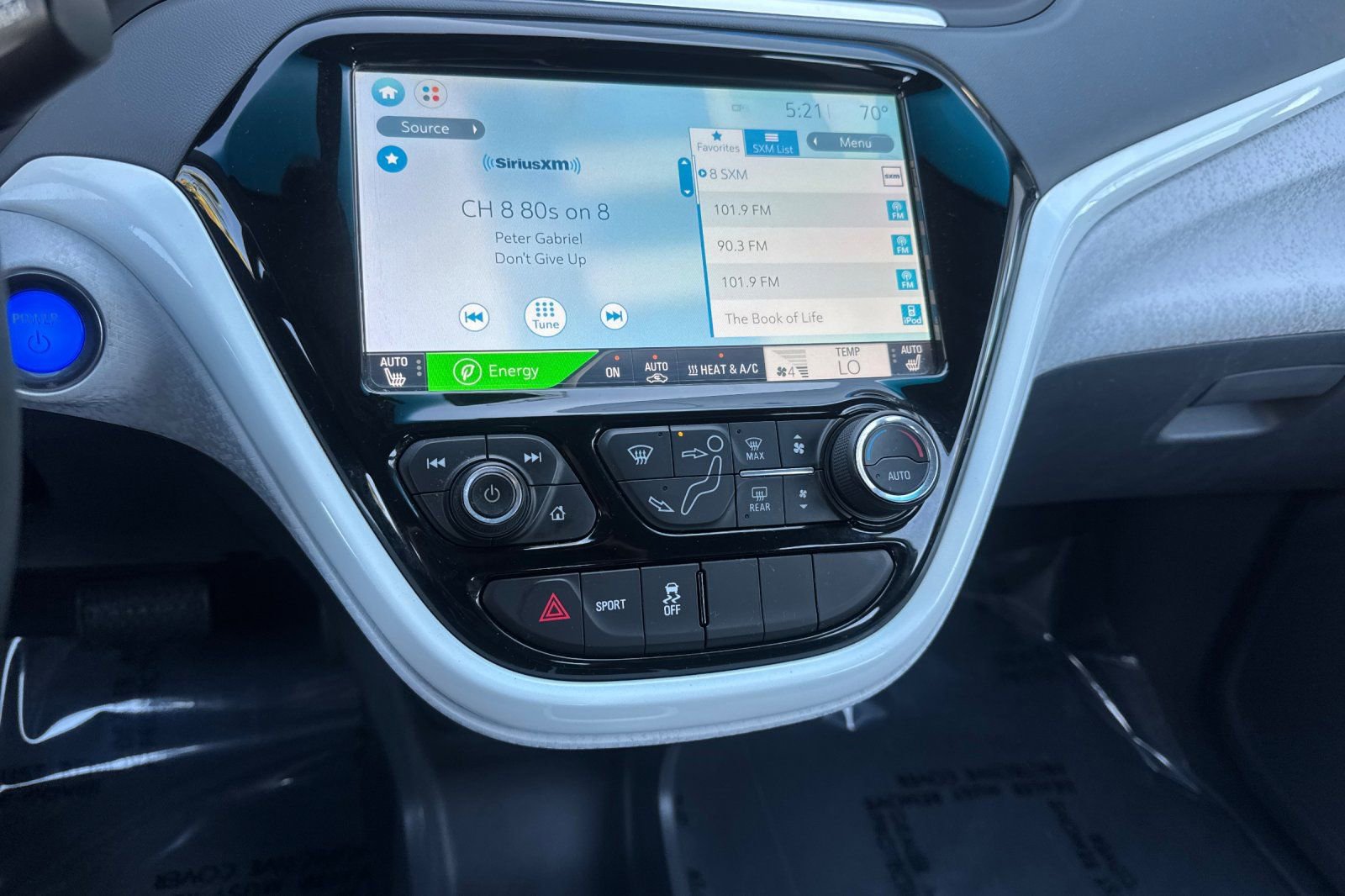 Used 2017 Chevrolet Bolt LT FWD image 29