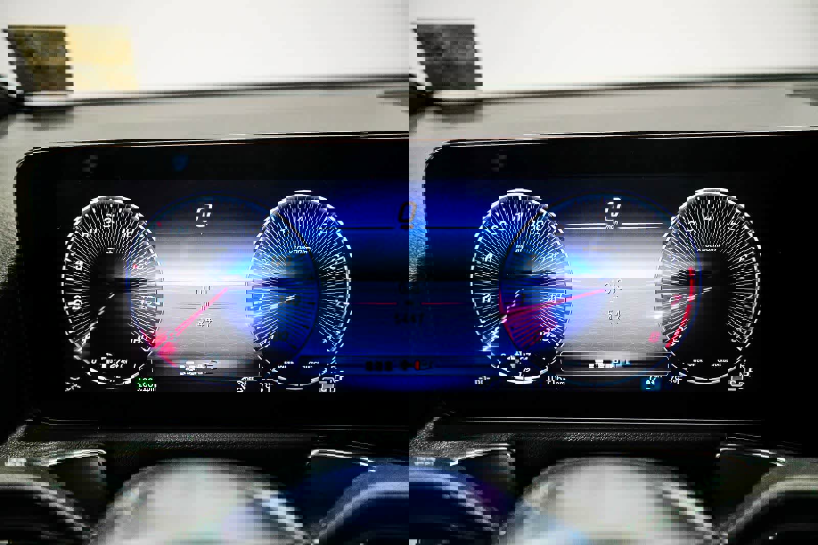 Used 2026 Mercedes-Benz GLB 250 image 25