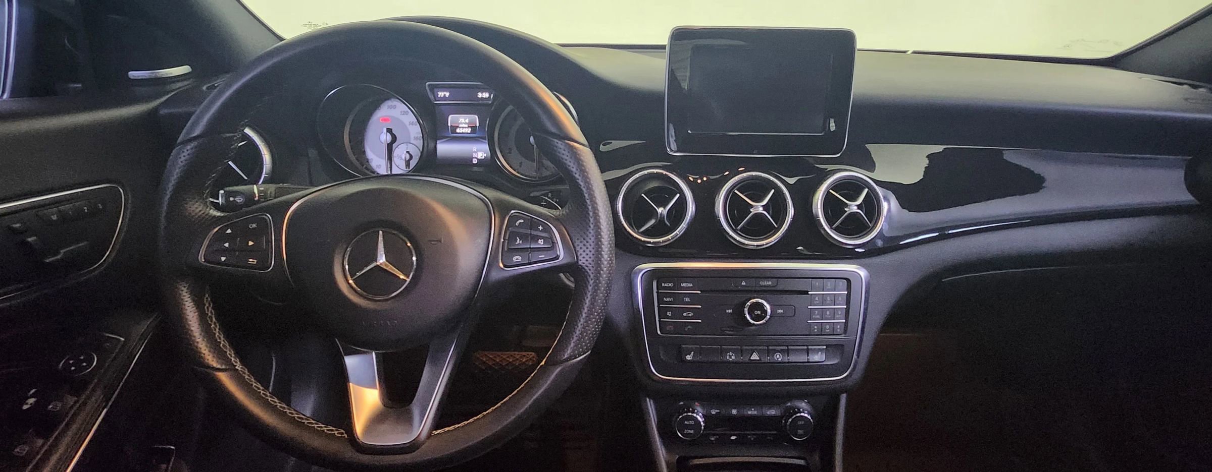 Used 2015 Mercedes-Benz CLA 250 4MATIC image 25