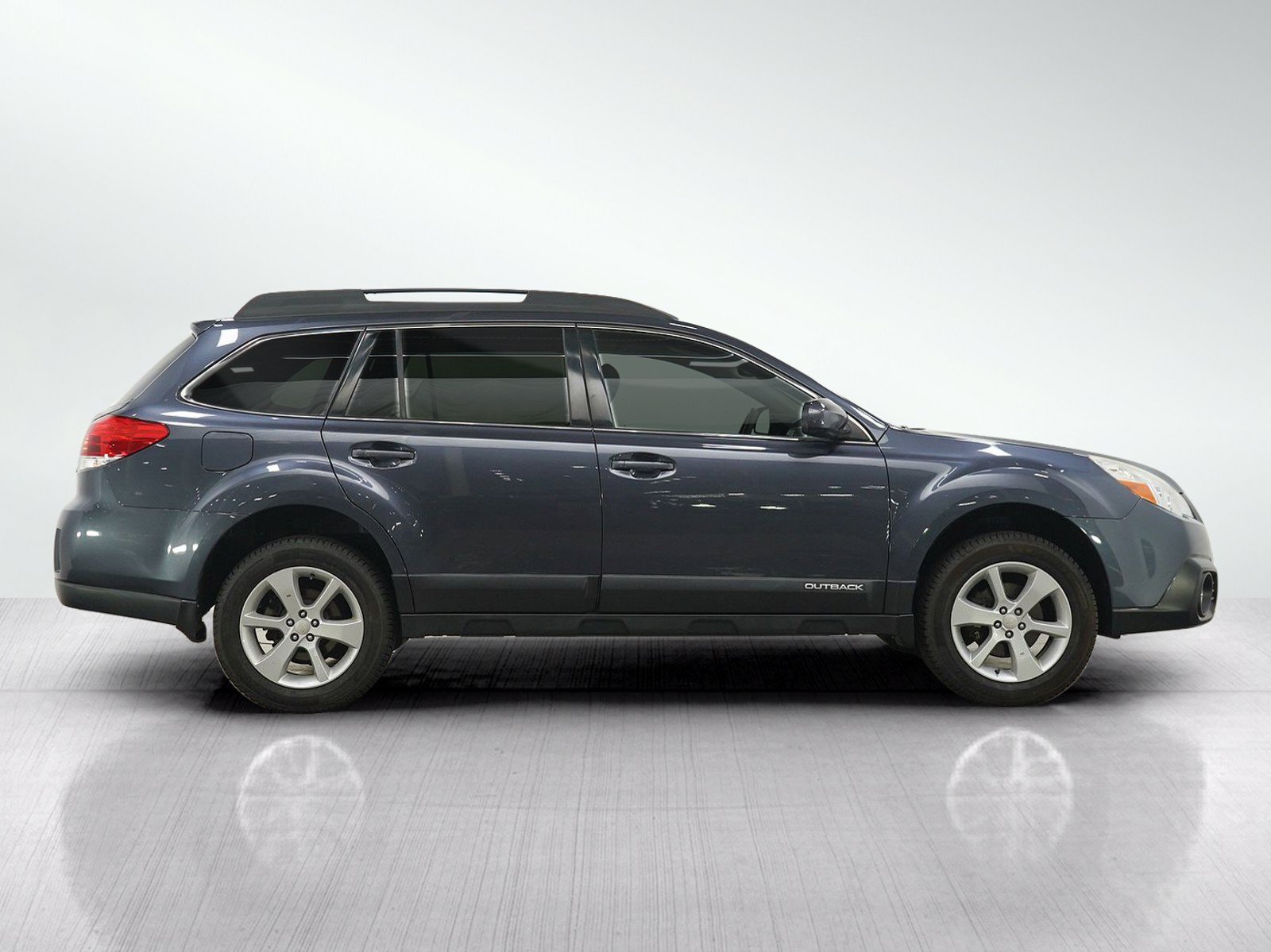 Used 2014 Subaru Outback 2.5i Premium AWD/4WD image 6