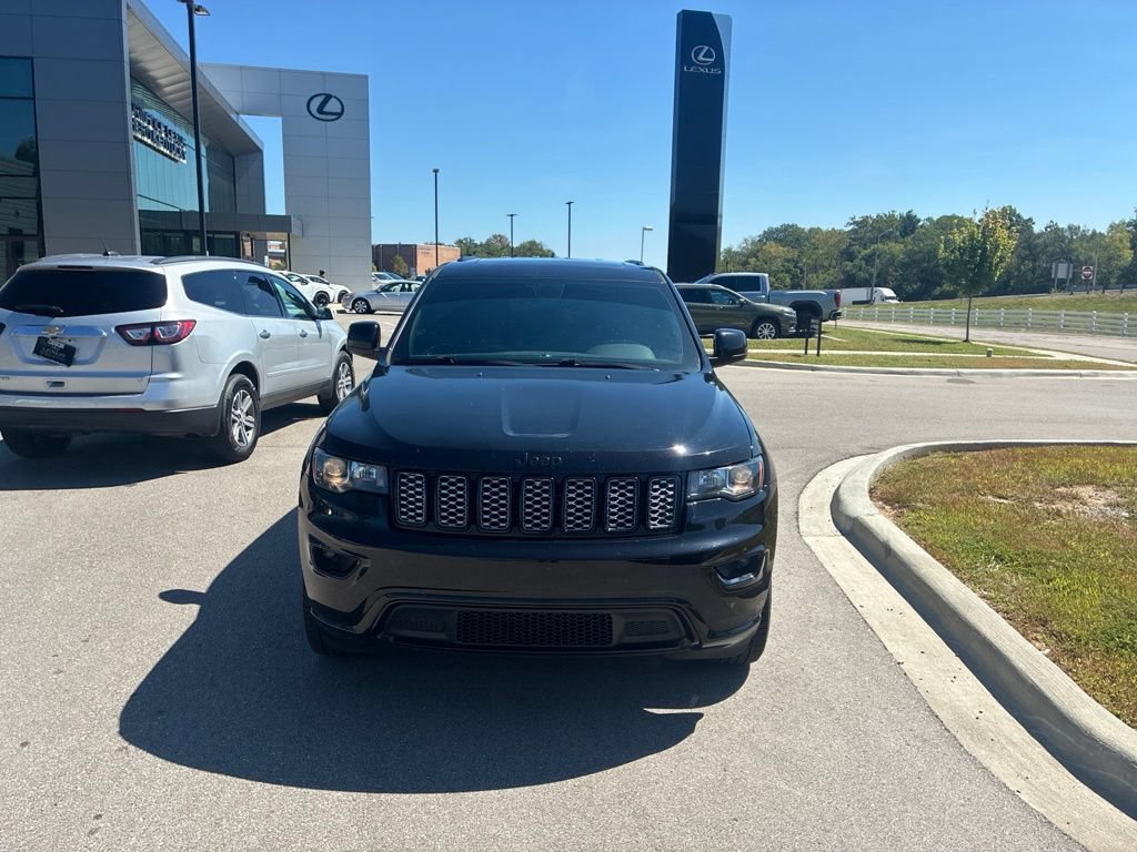 Used 2020 Jeep Grand Cherokee Altitude AWD/4WD image 3