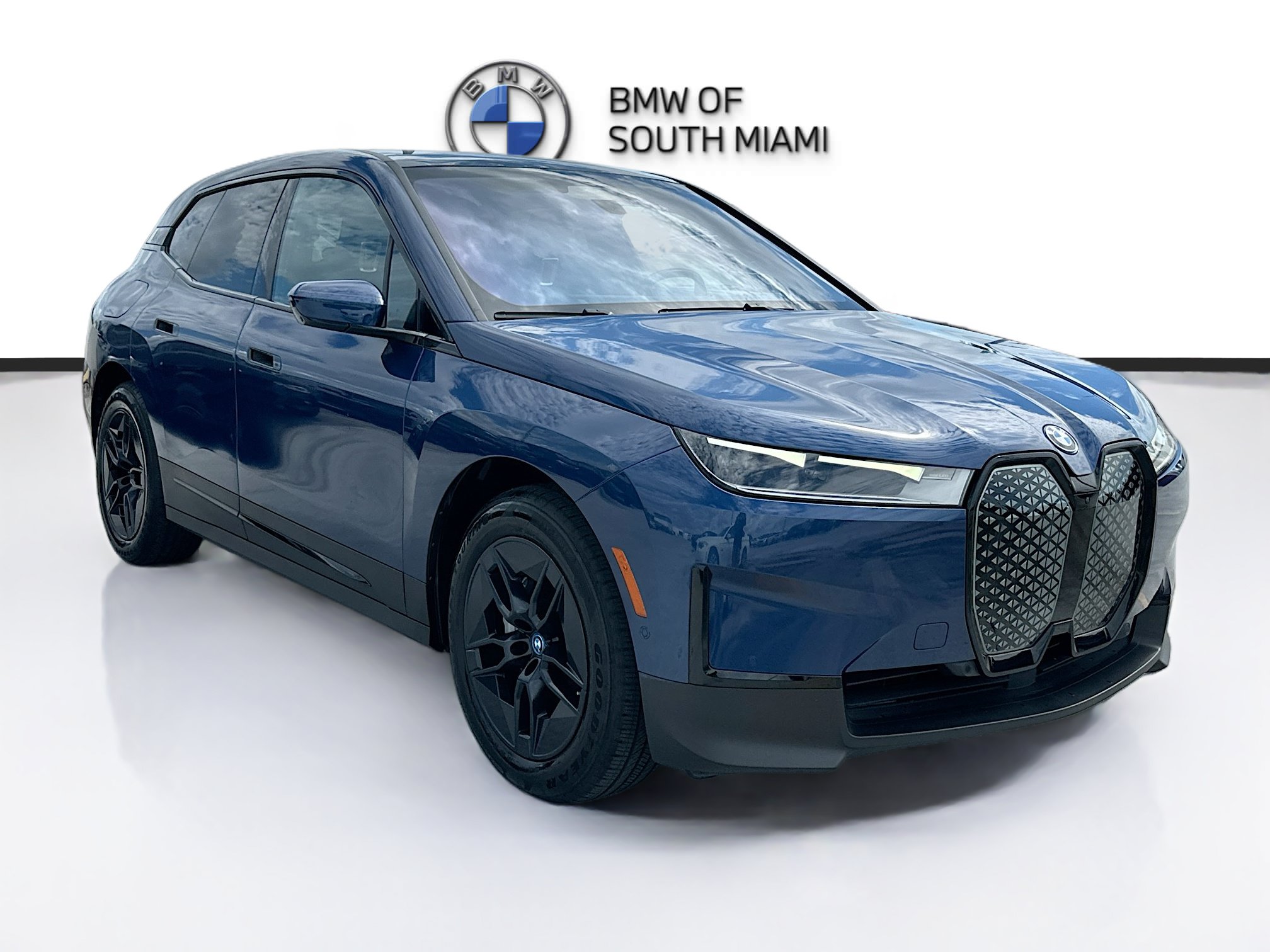 Certified 2023 BMW iX xDrive50 w/ Convenience Package AWD/4WD image 1