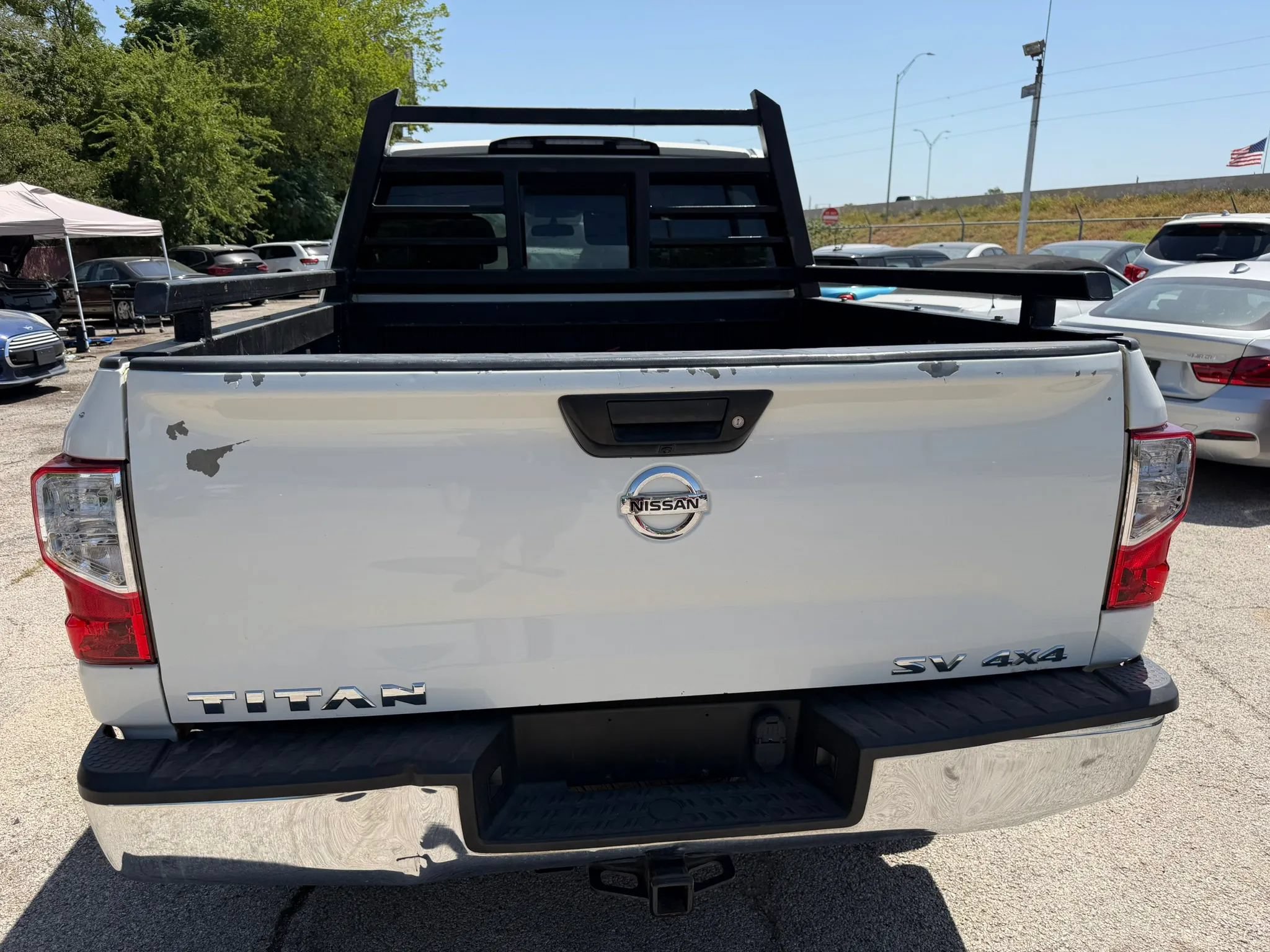 Used 2018 Nissan Titan SV AWD/4WD image 6
