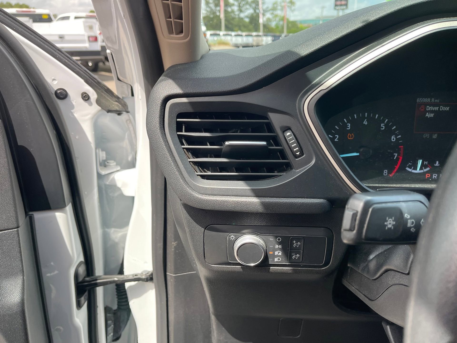 Used 2020 Ford Escape SE image 14