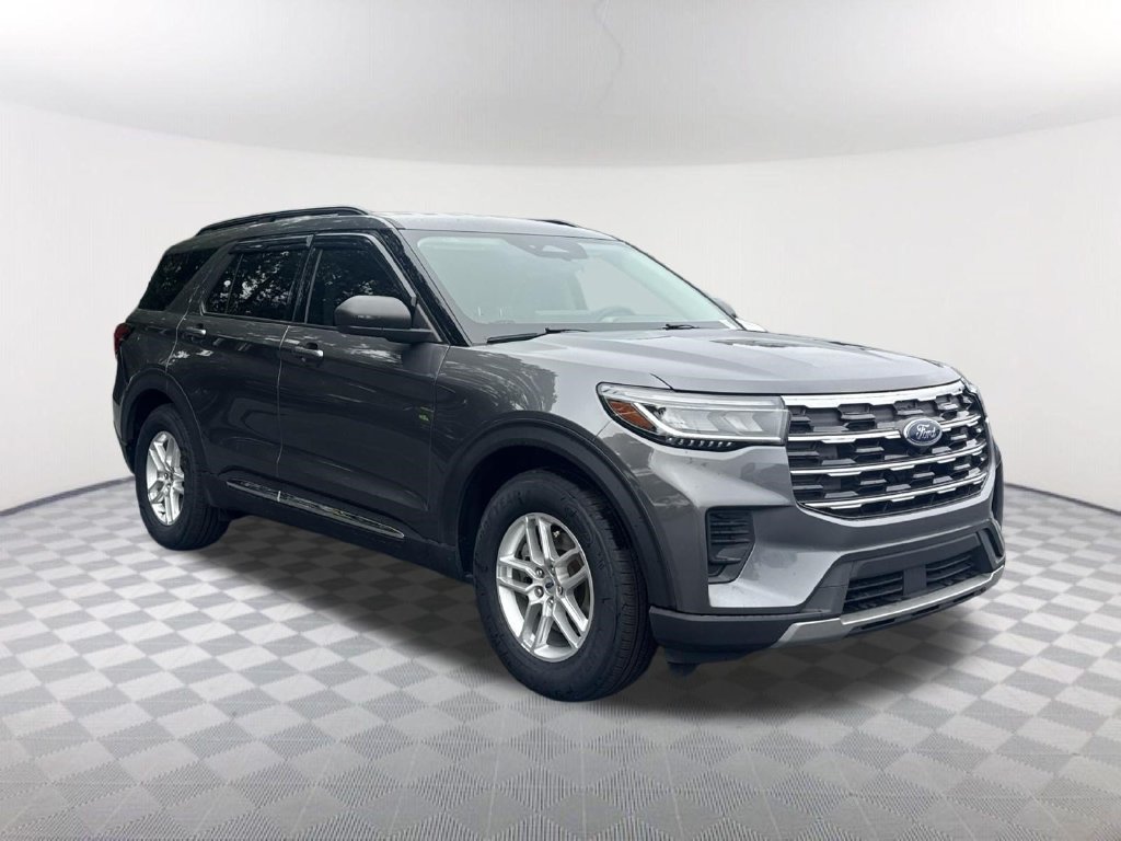 Used 2025 Ford Explorer Active RWD image 3