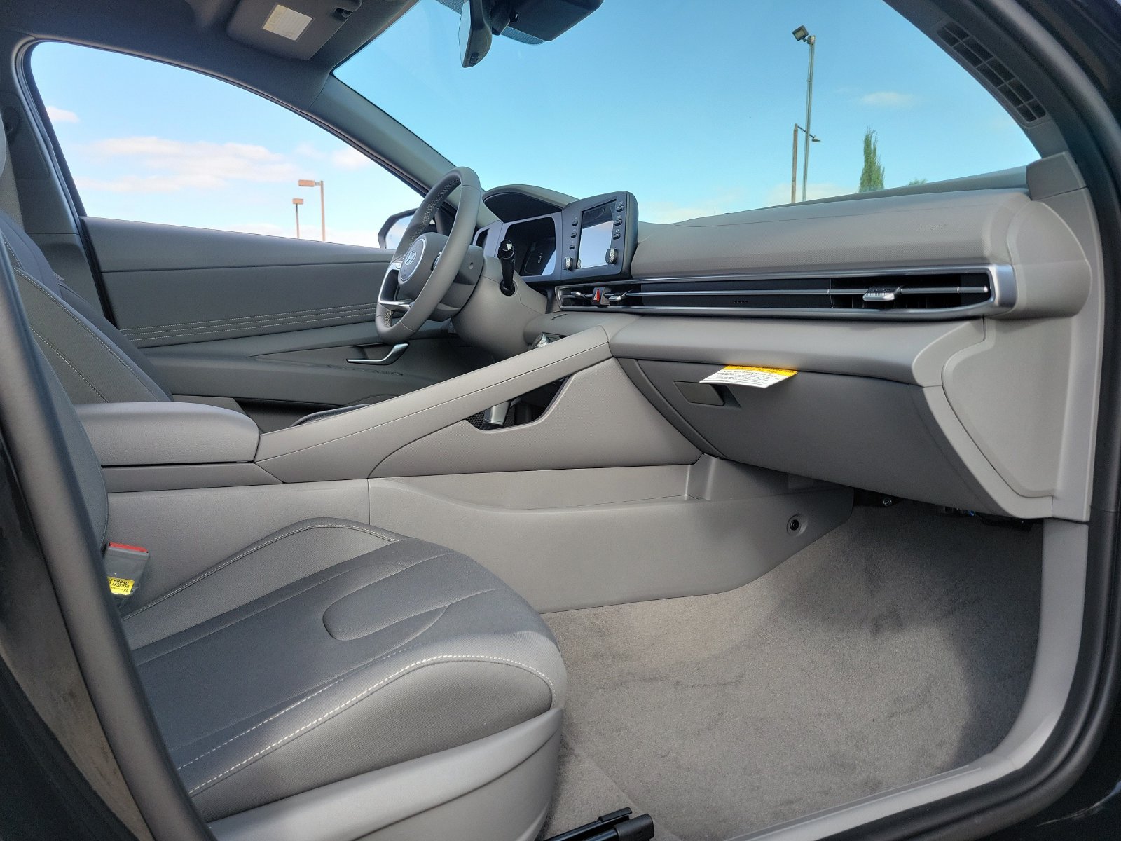 New 2026 Hyundai Elantra Sport FWD image 17