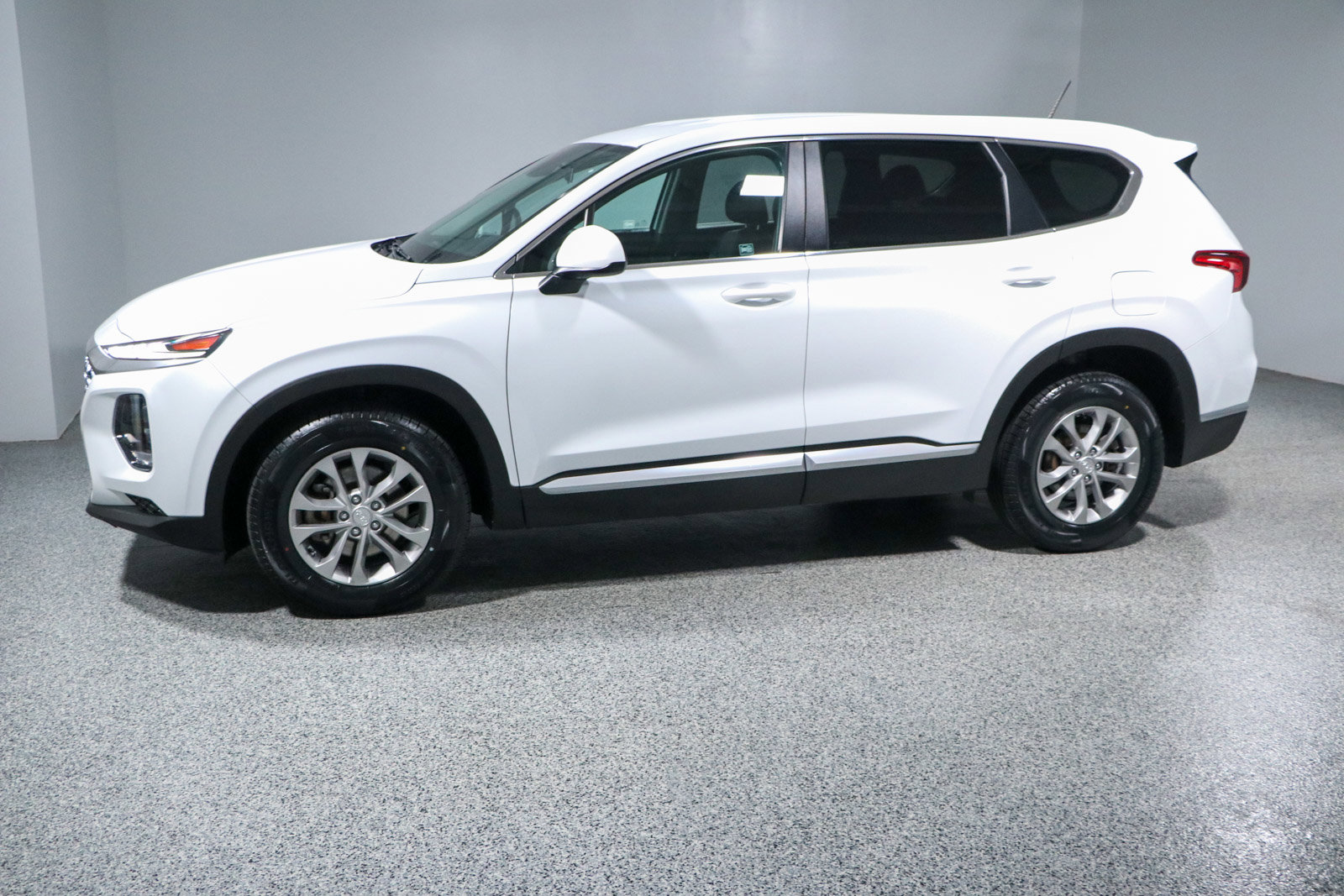 Used 2019 Hyundai Santa Fe SE image 10