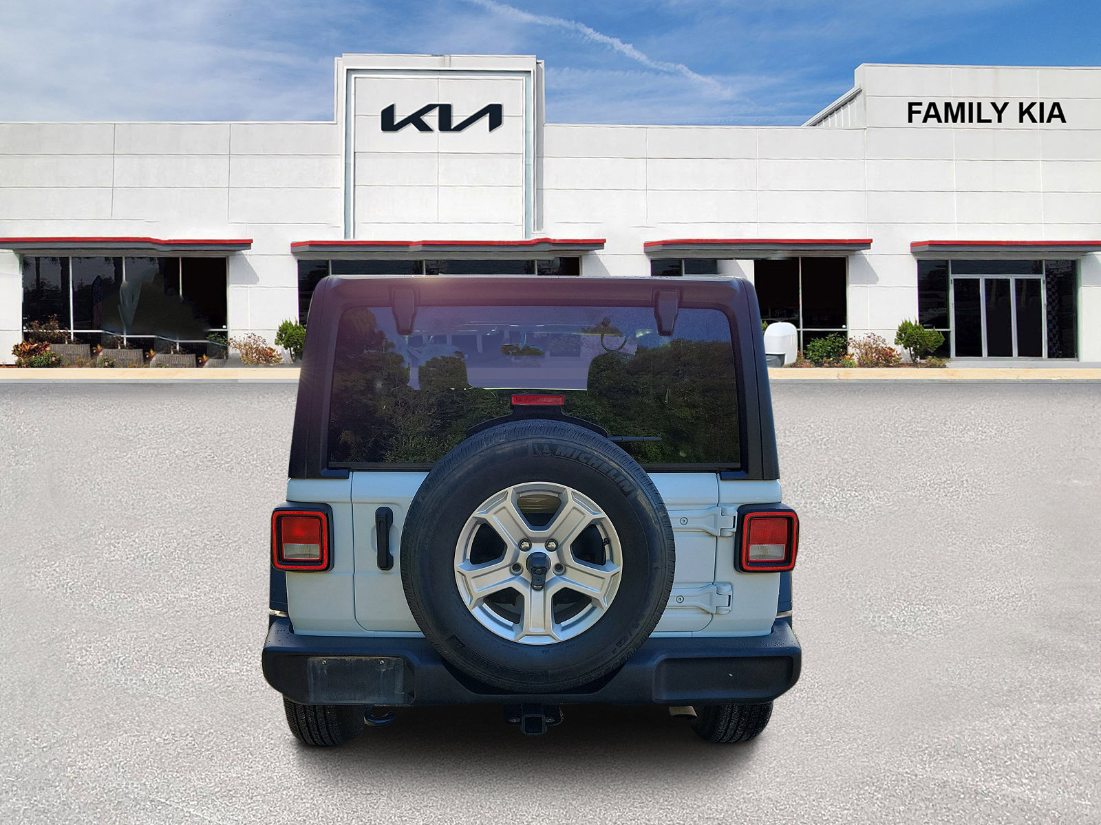 Used 2020 Jeep Wrangler Sport AWD/4WD image 4