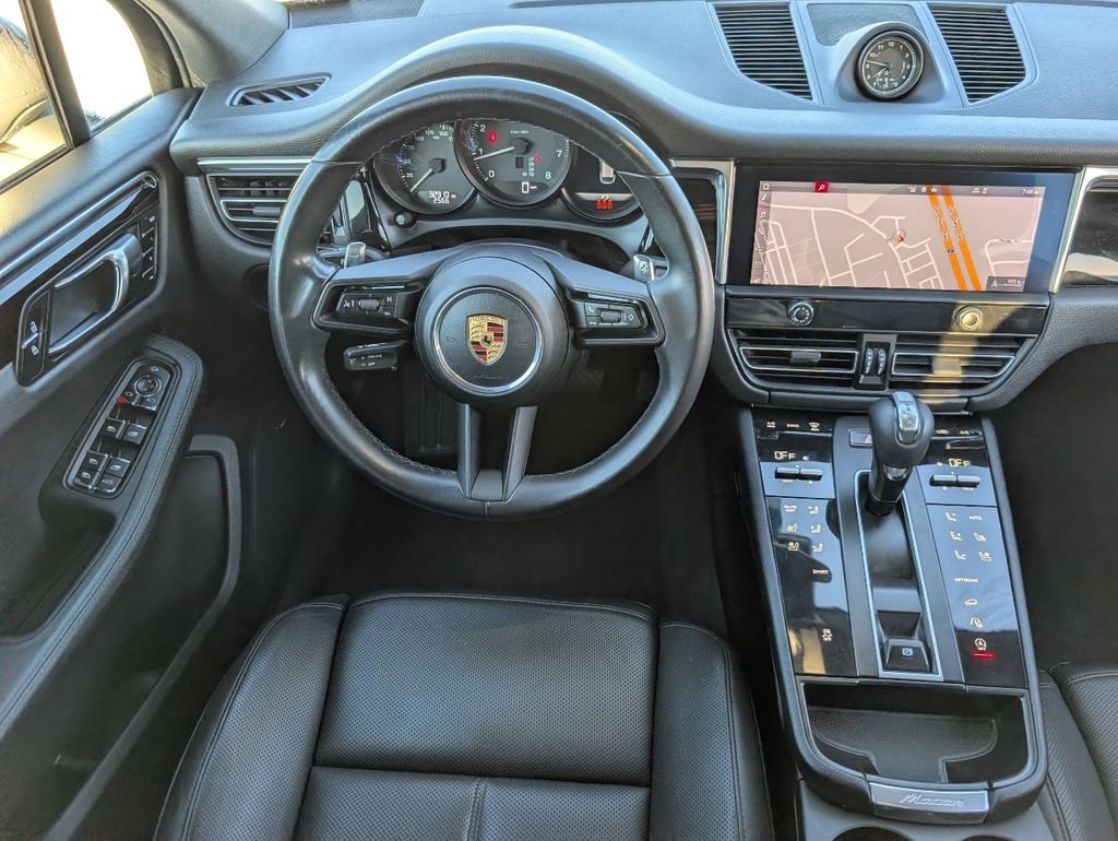 Certified 2022 Porsche Macan image 19