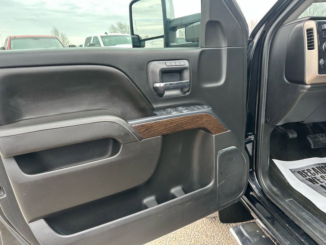 Used 2017 GMC Sierra 3500 Denali w/ Duramax Plus Package image 33